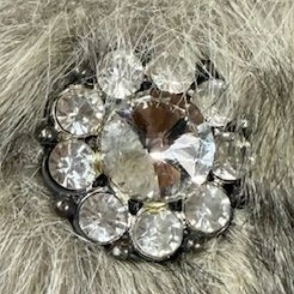 Pier 1 Imports Faux Fur Rhinestone Brooch Wine Bottle Collar Cape Vinodeco